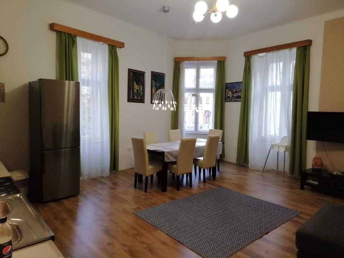 Anna Apartman Eger Exterior photo