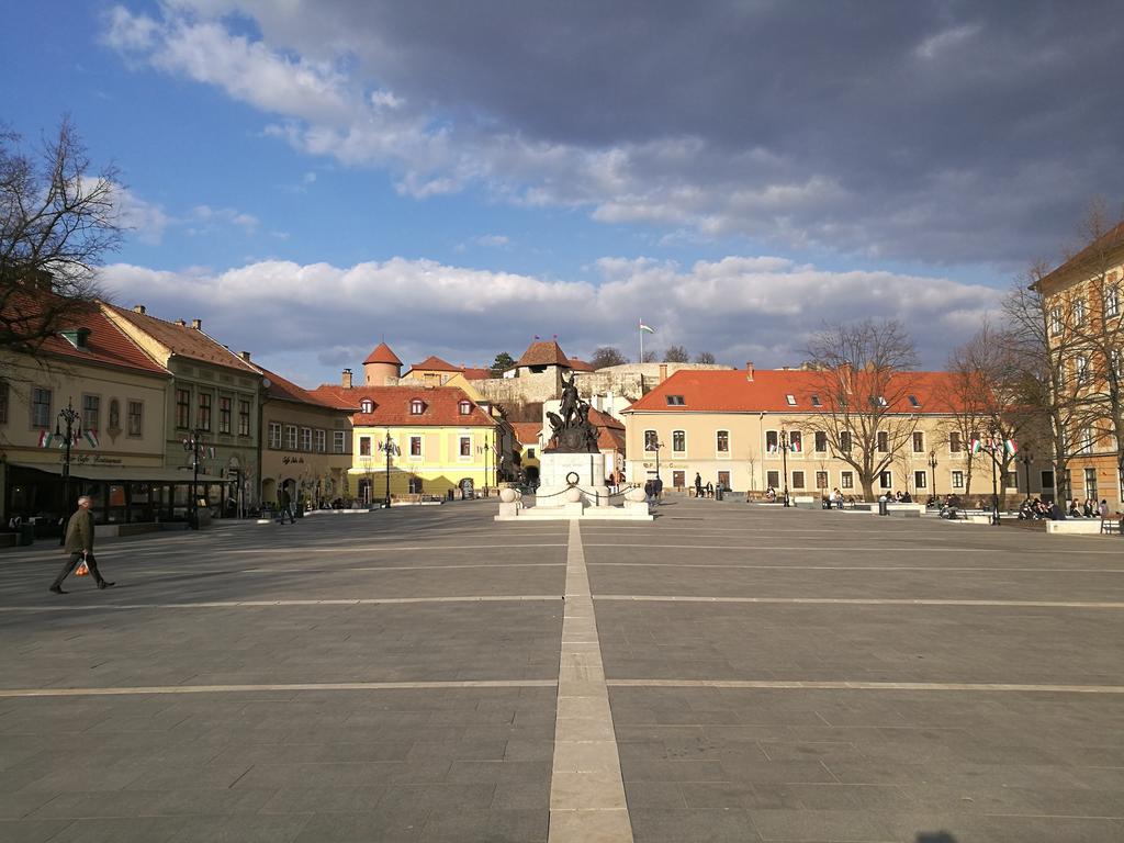 Anna Apartman Eger Exterior photo
